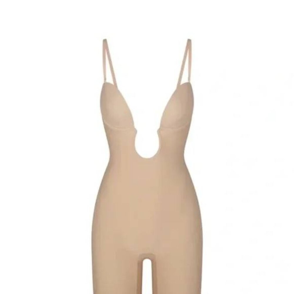 Skims Deep Plunge Mid Thigh Shapewear - Size Med